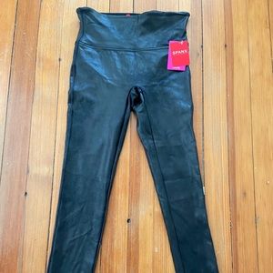 Spanx faux leather legging size small color black
